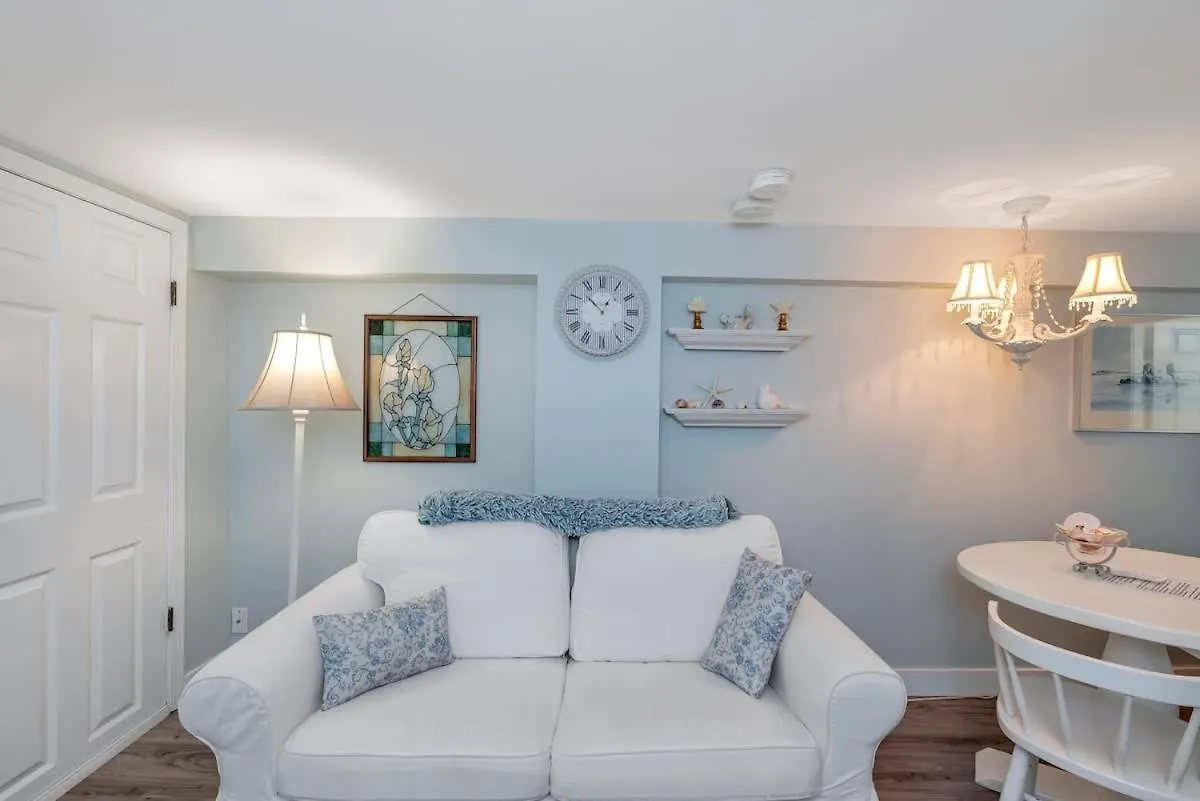 Dom wakacyjny Quaint 1 Bedroom Lower Suite In Victoria, Bc