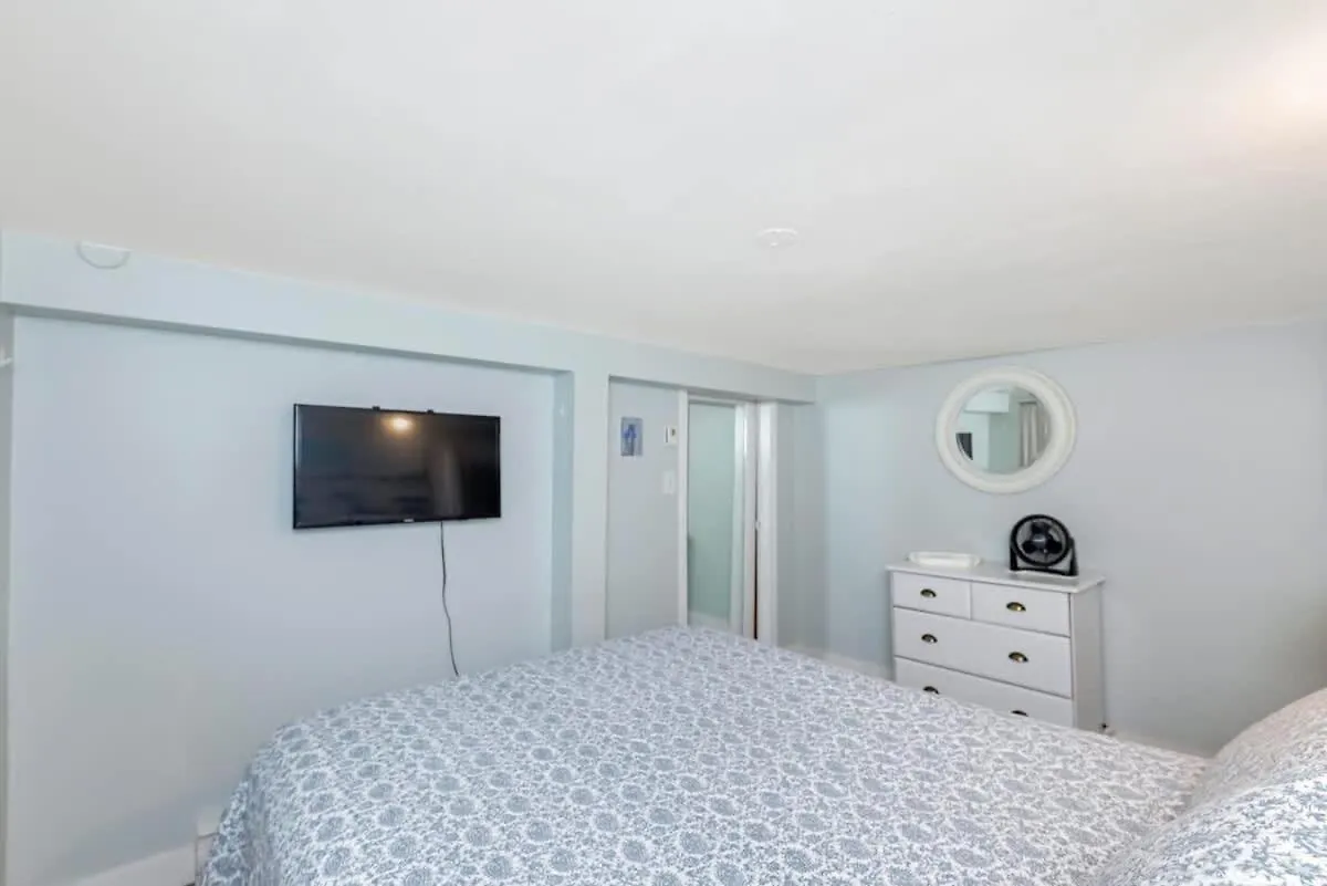 Quaint 1 Bedroom Lower Suite In Victoria, Bc Kanada