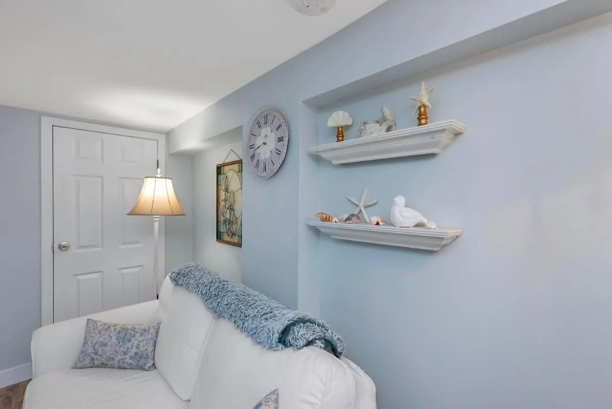 Dom wakacyjny Quaint 1 Bedroom Lower Suite In Victoria, Bc Kanada