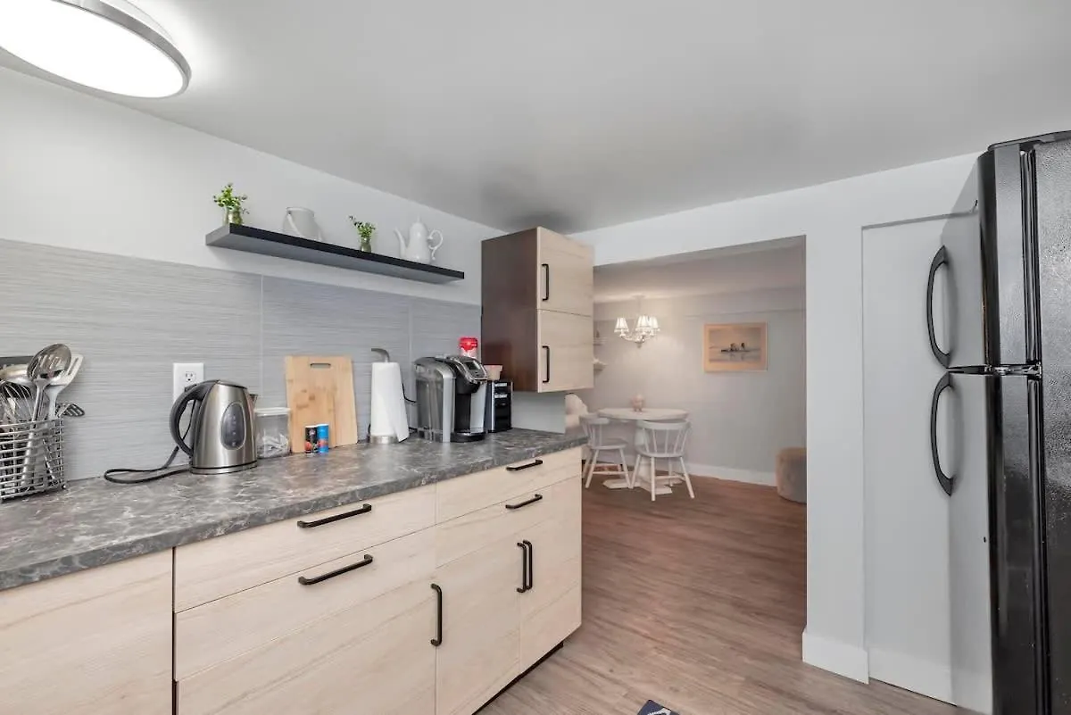 Quaint 1 Bedroom Lower Suite In Victoria, Bc Ferienhaus Victoria