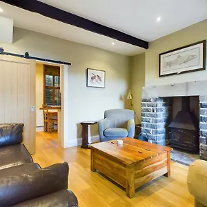  Holiday home Stoneswood & Garden, Delph, Saddleworth United Kingdom