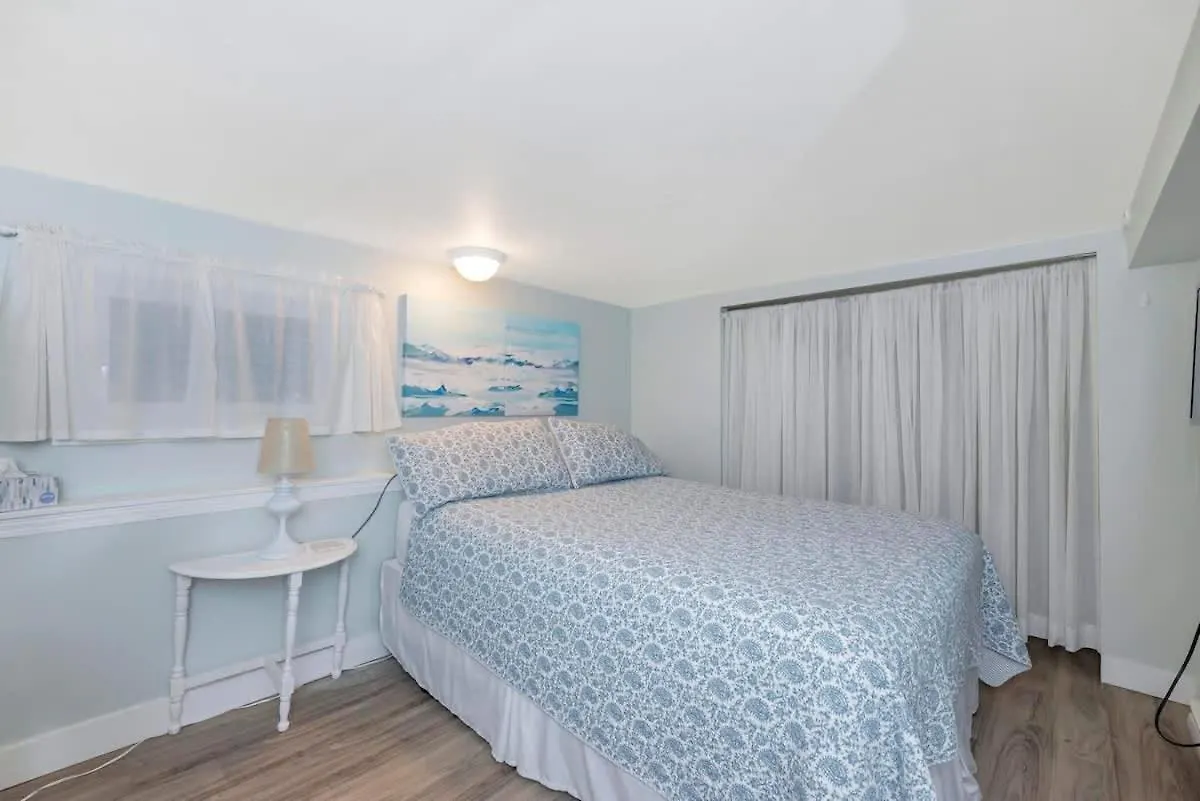 Quaint 1 Bedroom Lower Suite In Victoria, Bc 0*, Victoria Canada